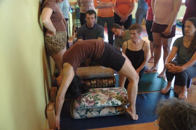 Cocoa Beach Yoga, Lois Steinberg Teaching Netta Sella, Urdva Dhanurasana